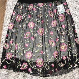 BNWT LuLaRoe Embroidered Lola Skirt Black Size 2XL